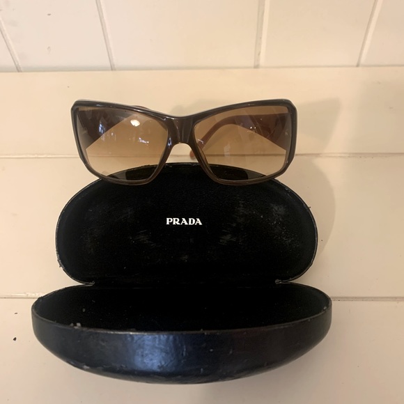Prada Brown and White Trim Sunglasses. Gold Logo. - Picture 1 of 7